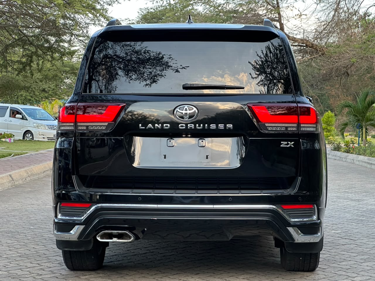 Toyota Landcruiser ZX thumbnail 10